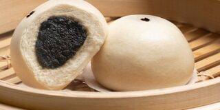 Steamed Sesame Buns from Din Tai Fung in Disneyland
